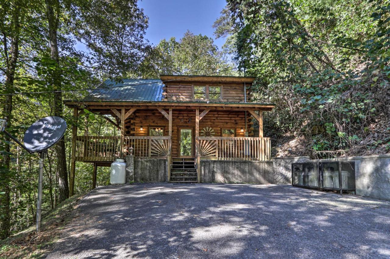 Cabin With Hot Tub And Deck, 3 Mi To Pigeon Forge Sevierville Kültér fotó