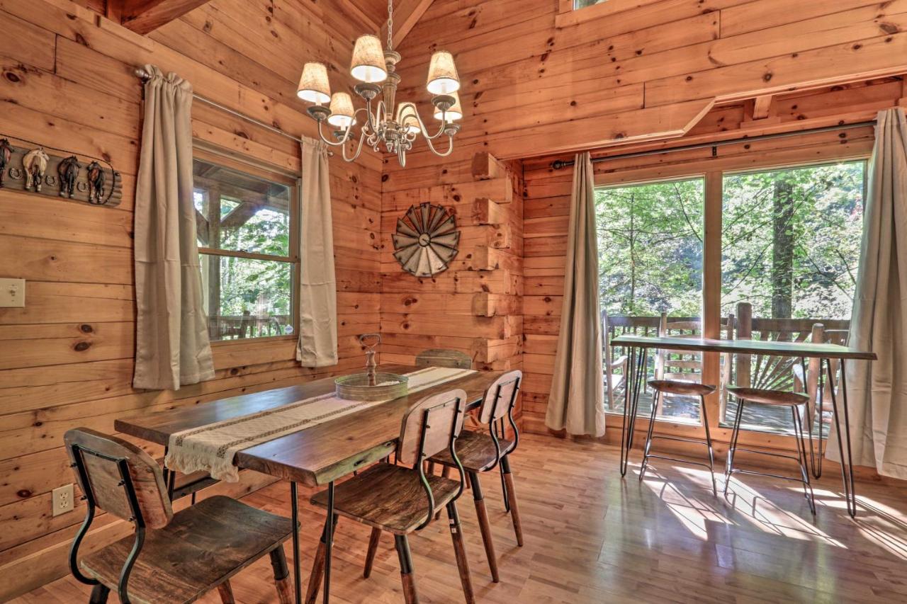 Cabin With Hot Tub And Deck, 3 Mi To Pigeon Forge Sevierville Kültér fotó