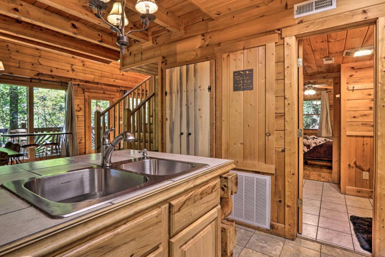 Cabin With Hot Tub And Deck, 3 Mi To Pigeon Forge Sevierville Kültér fotó
