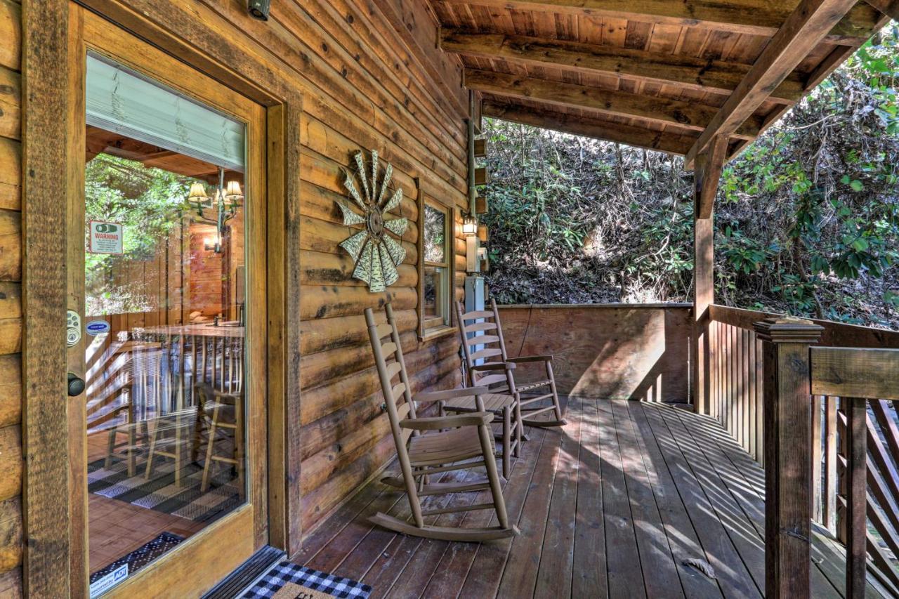 Cabin With Hot Tub And Deck, 3 Mi To Pigeon Forge Sevierville Kültér fotó