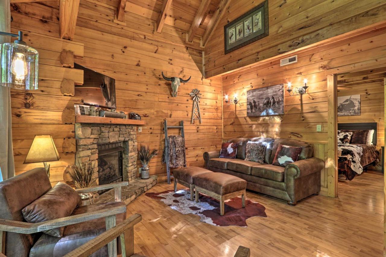 Cabin With Hot Tub And Deck, 3 Mi To Pigeon Forge Sevierville Kültér fotó
