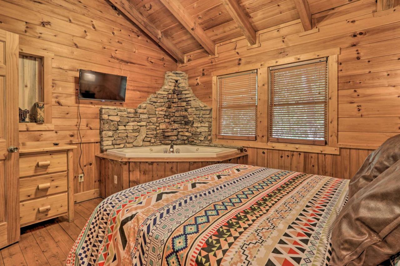 Cabin With Hot Tub And Deck, 3 Mi To Pigeon Forge Sevierville Kültér fotó