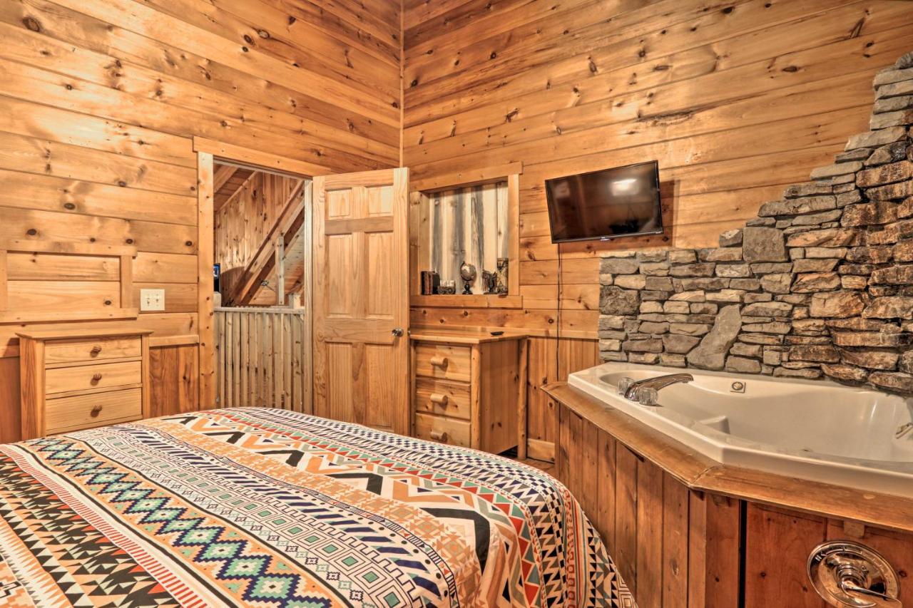 Cabin With Hot Tub And Deck, 3 Mi To Pigeon Forge Sevierville Kültér fotó